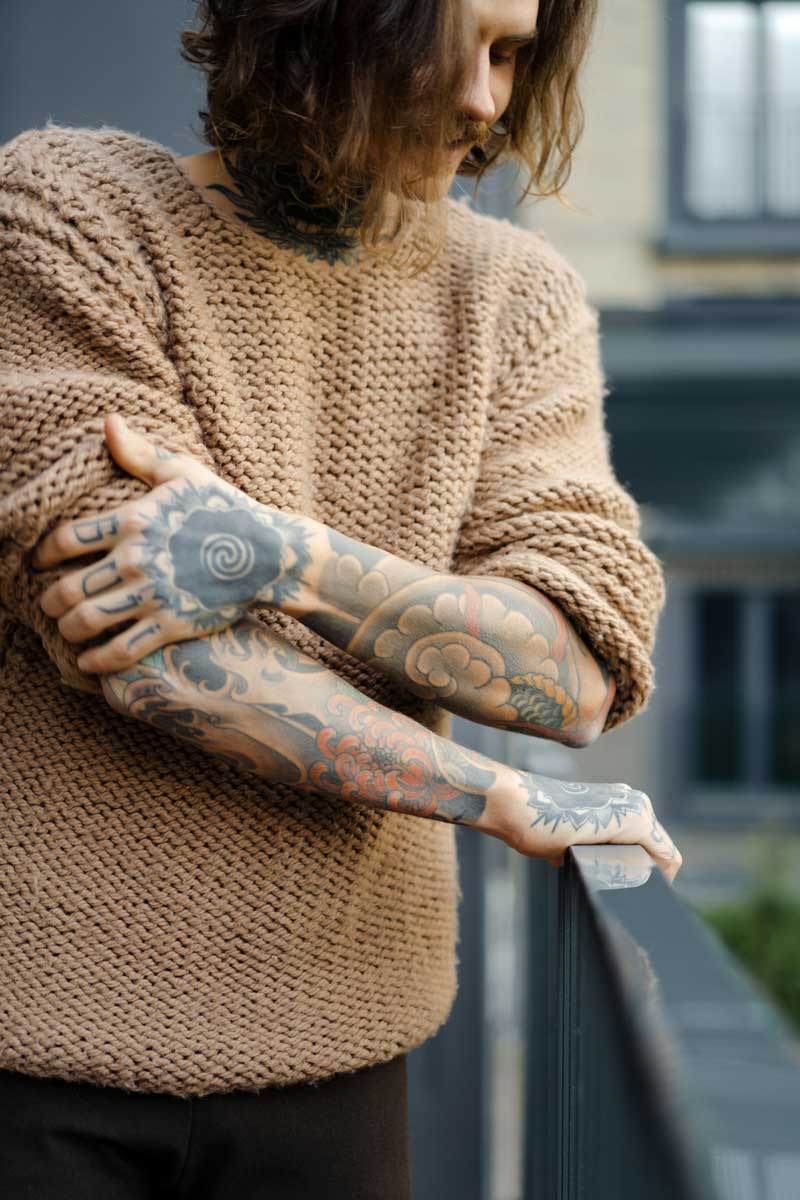 Zwischen den Behandlungen darf kein Sonnenlicht an die Haut kommen. Deshalb sollte man eine Tattooentfernung möglichst für die kühlere Jahreszeit einplanen. Foto: DJD/www.galenpharma.de/Getty Images/Cavan Images RF Zwischen den Behandlungen darf kein Sonnenlicht an die Haut kommen. Deshalb sollte man eine Tattooentfernung möglichst für die kühlere Jahreszeit einplanen. Foto: DJD/www.galenpharma.de/Getty Images/Cavan Images RF