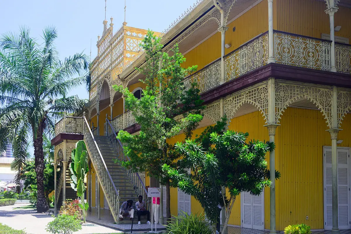 Luanda AngolaSwan0004